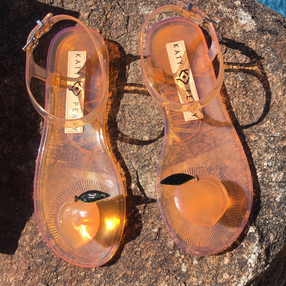 🍑NWT🍑Katy Perry Peach novelty jelly sandals - Picture 5 of 8